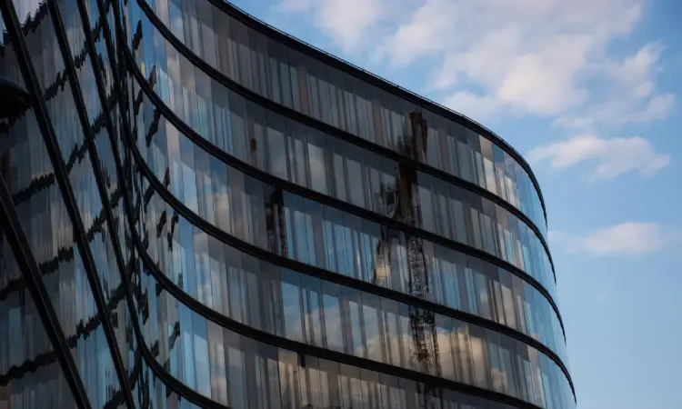 انواع نمای شیشه‌ ای کرتین وال