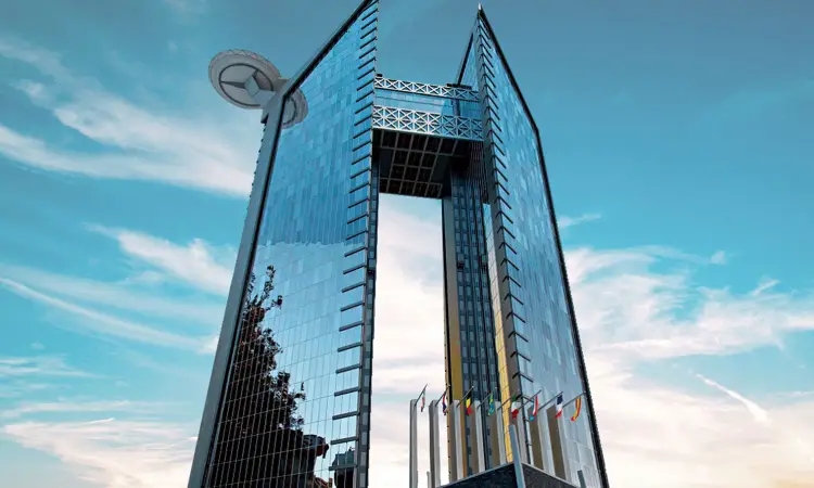 استفاده از شیشه در طراحی مراکز تجاری